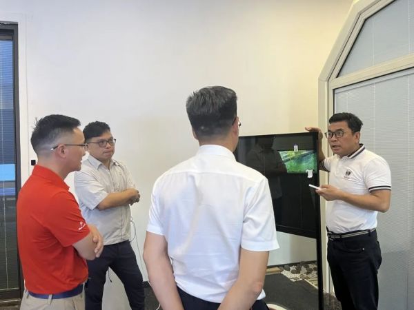 光伏遮阳一体百叶系统