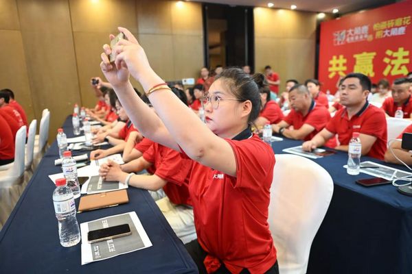 大角鹿工厂直卖仓模式价值解析