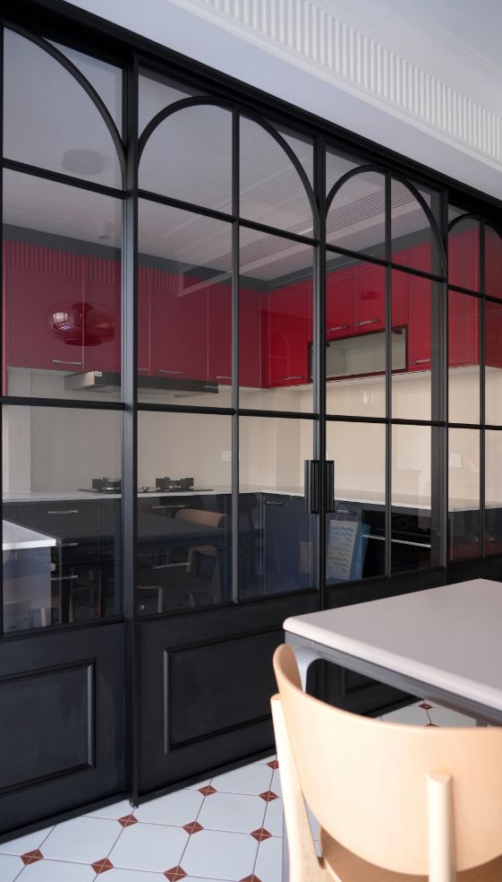 ZMKM Black Retro Four-Panel Swing Doors