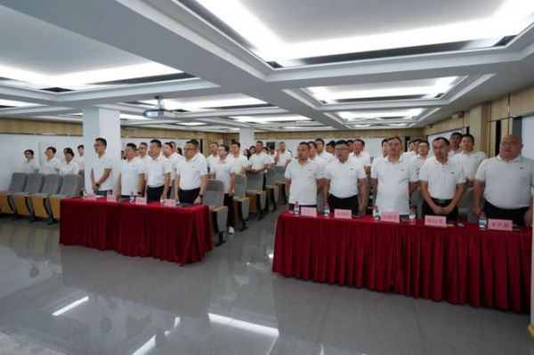 奋进励行，实干拼搏丨KMY 卡米亚瓷砖8月工作总结暨优秀员工表彰大会
