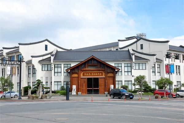 葛洪亮红木家具艺术馆