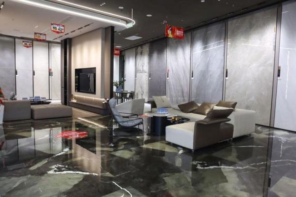The 800-square-meter exhibition space of Yibin Guanzhu Ceramic Tiles