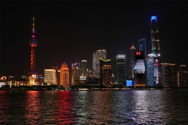 时装周点亮地标
