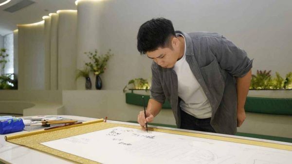 卡百利色彩美学总部研学沙龙画笔签到环节