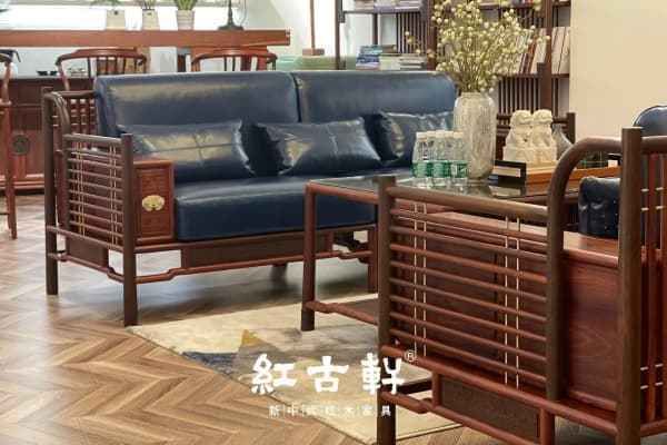 Eastern Craftsmanship and Modern Life Image