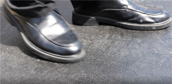 Non-sticky to the Feet When Exposed