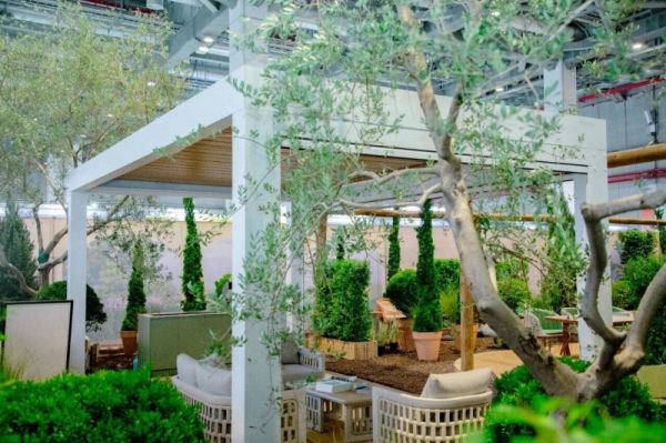 TOSCANA Outdoor Electric Tilting Louvers