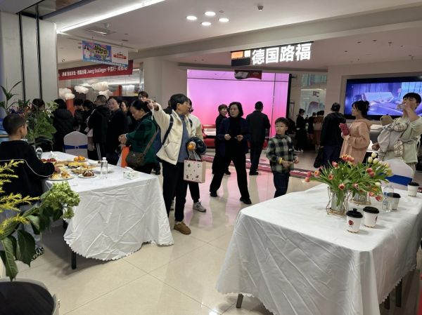 路福成都4店联动，现场销售火爆