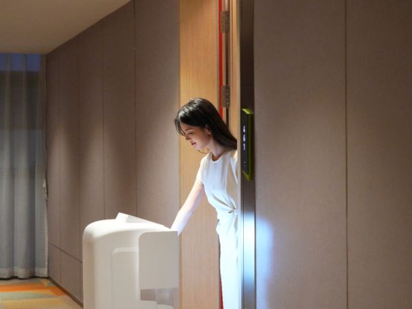 Robot Delivery Service