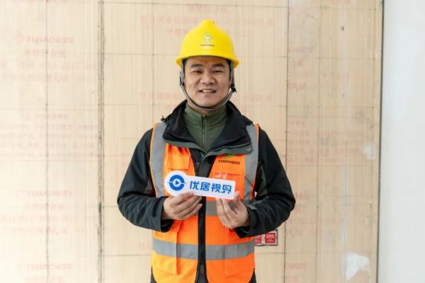 检测中心进行产品检测