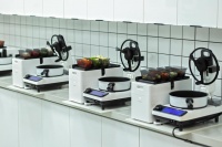 添可机器人烹饪，食万星厨餐饮革新新篇章