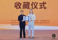 伍炳亮黄花梨珍品入驻省博