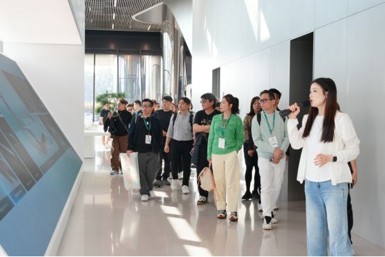 台湾省室内设计装饰协会理事长宋瀚霖率领游学团莅临悍高星际总部