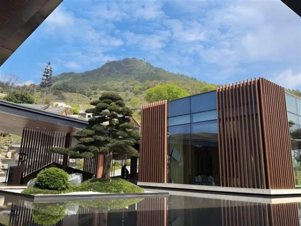 Tonggu Hardware in Hilton欢朋 Hotel