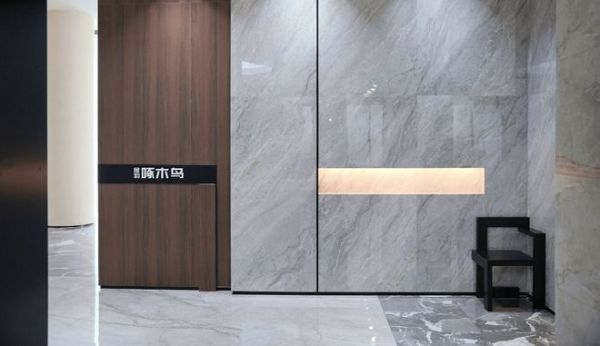 金羽啄木鸟瓷砖双喜加冕！包揽“陶瓷一线品牌+高端质感砖标志性品牌”双项大奖