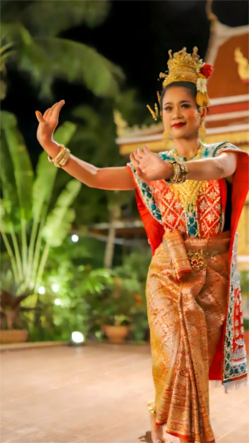 巴拉蒂纯橡胶木板材生产过程图片