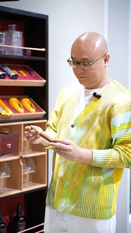 卓木王甄酒雪茄柜工艺细节