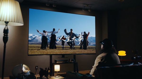 海信电视与8KRAW合作TVC画面