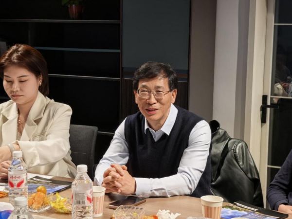 三雄极光户外亮化产品