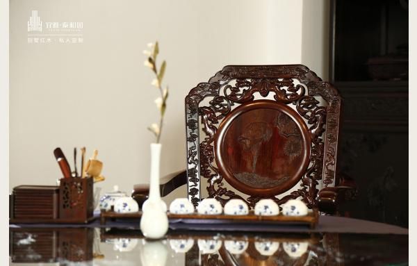 Gusen Redwood Furniture