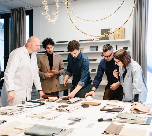 Natuzzi Italia product display