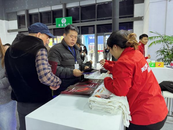 美亿门窗在安义门窗展上的颠覆性模式