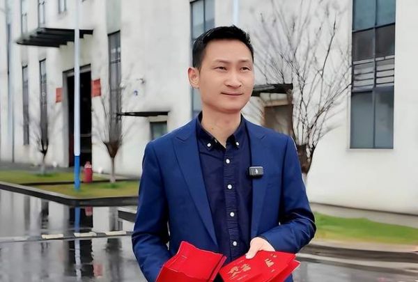 尚佰高定董事长郑晓虎先生图片