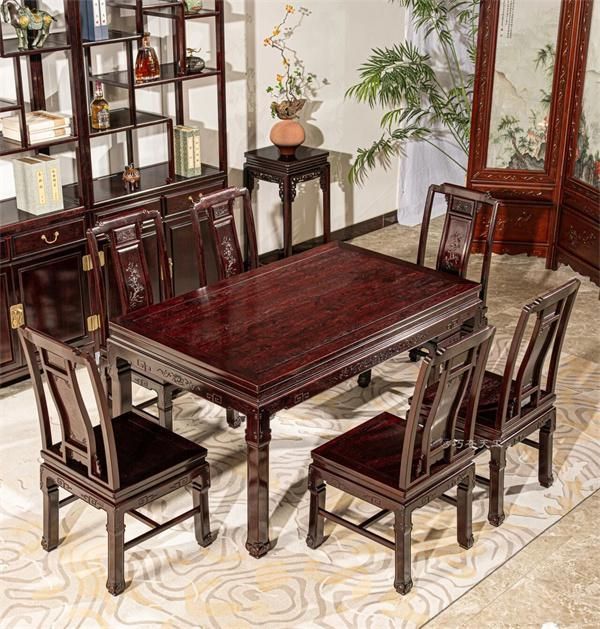 Birdsong and Flower Scent Dining Table Detail