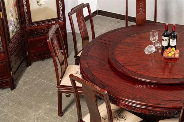 Golden Jade Abundant Round Table Detail