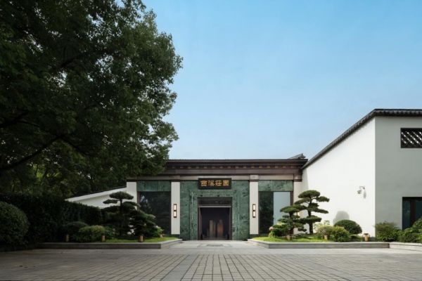 三峰照明以专色光智塑宋韵美学，杭州西溪庄园项目携手高端设计师私域品牌诠释智能灯光新高度
