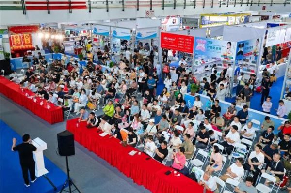 AI赋能产品展示图片