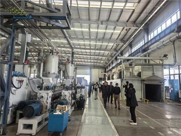 日丰企业集团生产车间