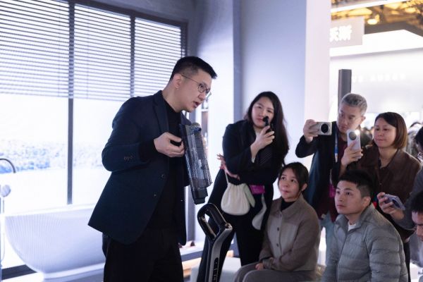 AWE 2026 添可芙万Station View智能洗地机