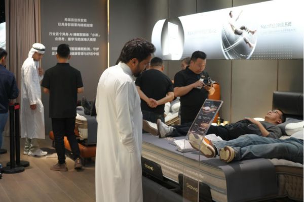 行业领导参观希瑞智能家居展位