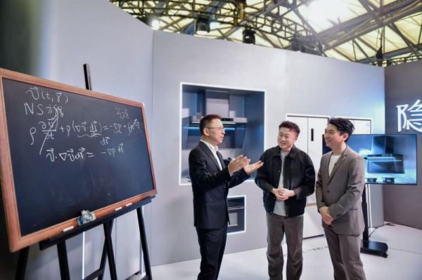 Comparison of traditional smoke hood and Mi Smart Extractor