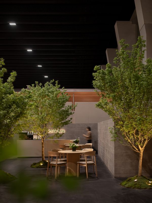 HC28 Maison Booth Detail