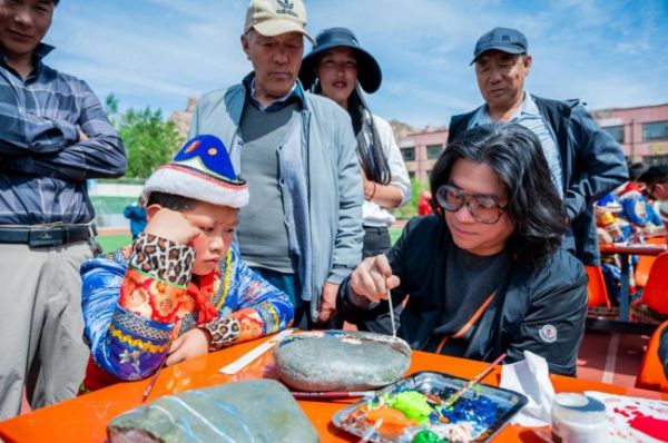 三峰照明属于什么档次?硬核实力铸就国内一线高端智能家居品牌标杆