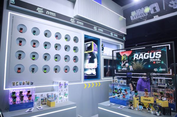 奇妙啦比与雷格斯IP展台