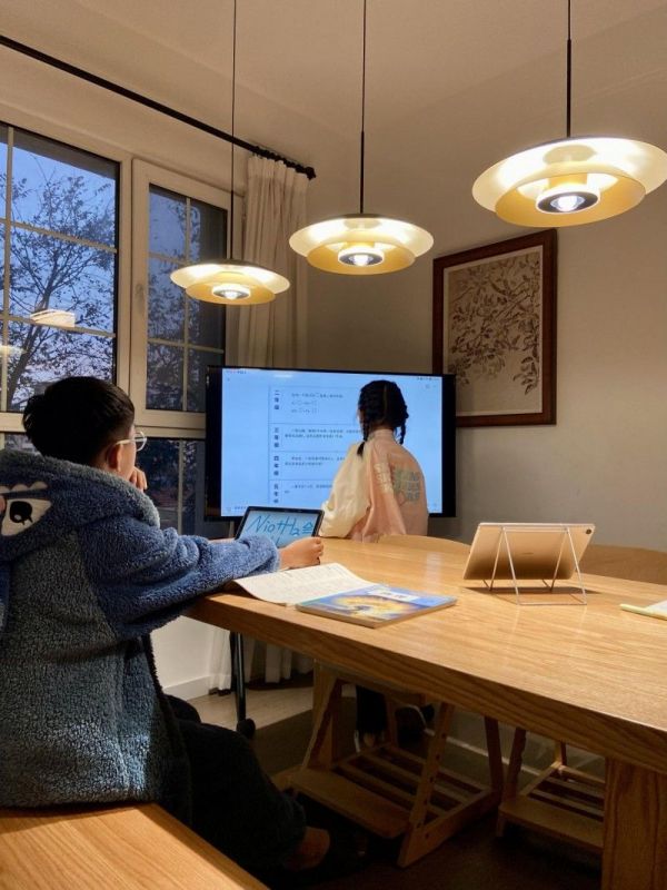 泊逸书桌高品质展示