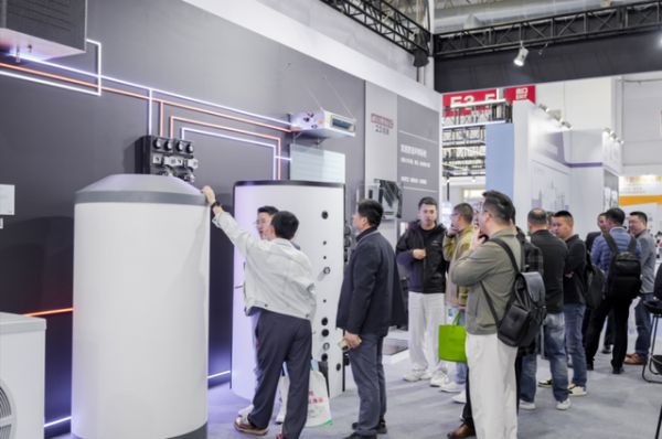 世创电能展示现场