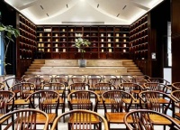 2025红木家具受欢迎品牌：为什么专而精是破局核心