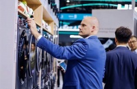 海尔V12 AI洗衣机亮相广交会，进军欧洲市场