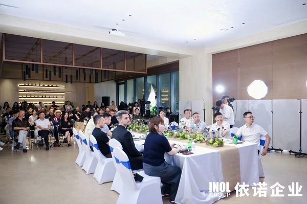 依诺岩板瓷砖春季新品发布会现场