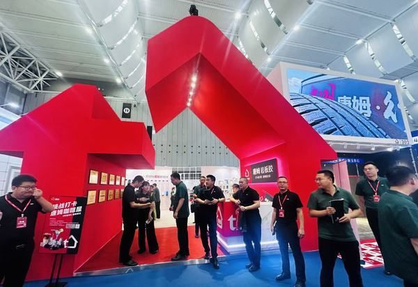 唐姆在潭洲陶瓷展的精彩瞬间