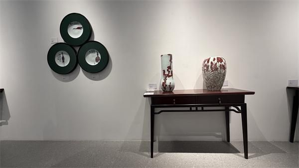 红木与漆陶的艺术融合