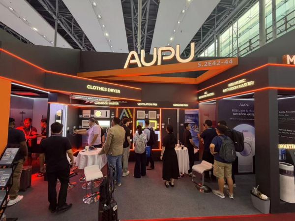 奥普智能浴霸在多个国际展会上的展示