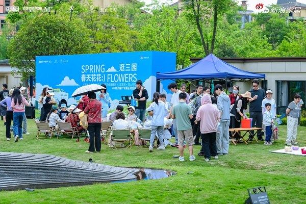 Spring Flowers Visit Three Gardens Event