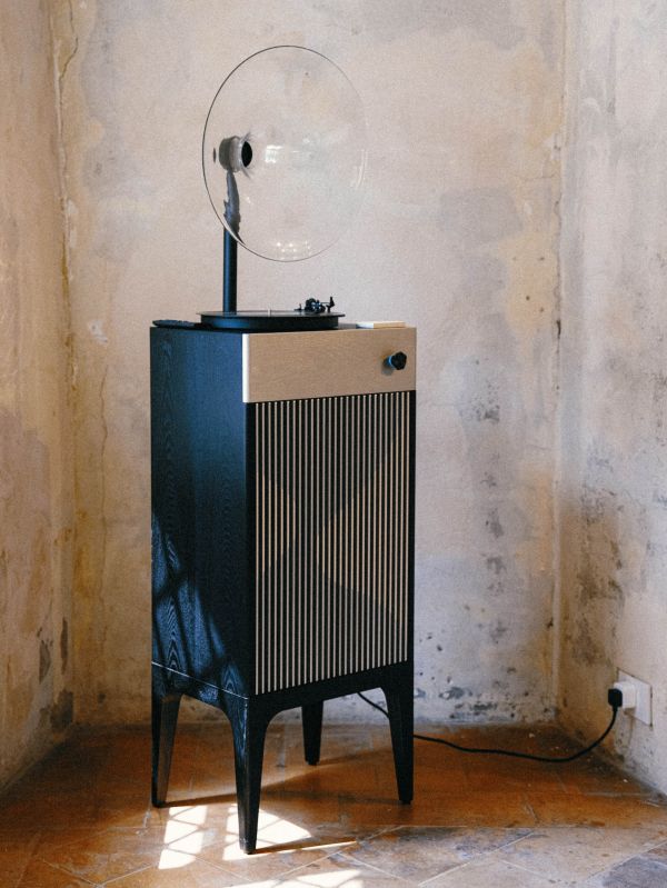 2026 米兰设计周梵尼诗 × MonBlari 琬宝丽联合展位参观者体验