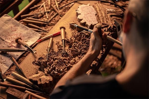 伍氏大观园《灵芝衣帽架》