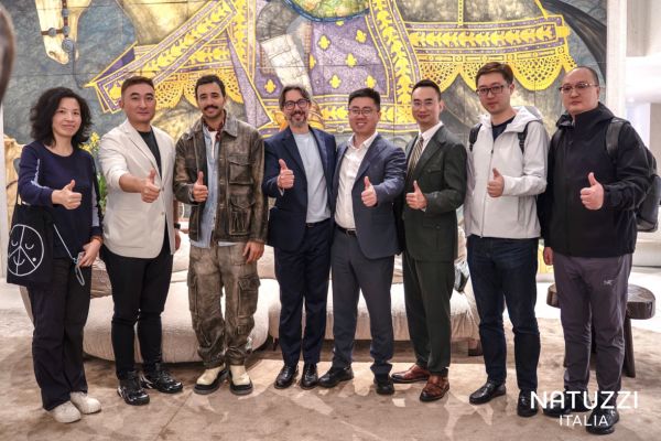 Leaders of红星美凯龙 and Natuzzi